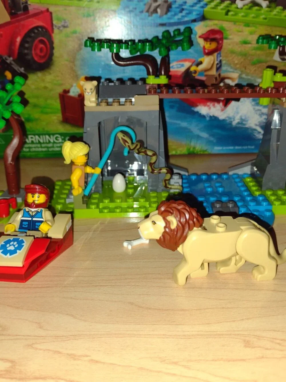 Lego 60301 Wildlife Rescue Off-Roader, like new with all pieces and box - Picture 8 of 15